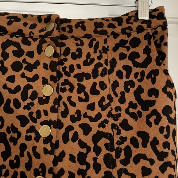 Cheetah skirt - Picture 3 of 3